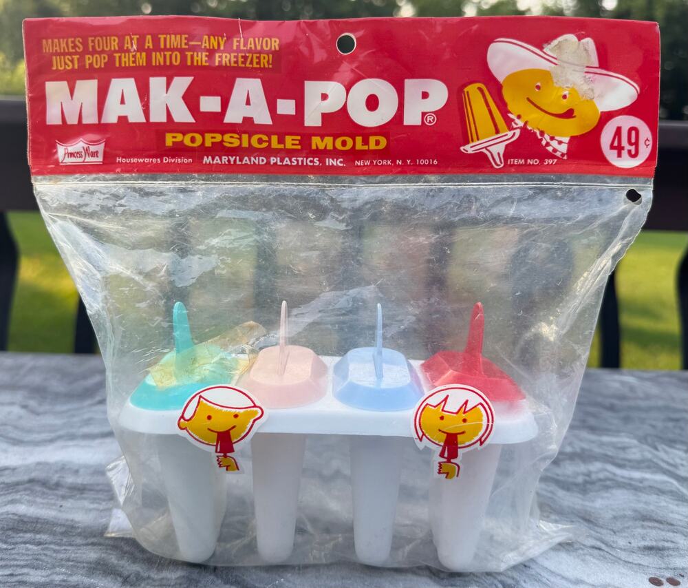 VINTAGE - Mak-A-Pop Popsicle Molds (4 Molds) in Original Factory Sealed Package